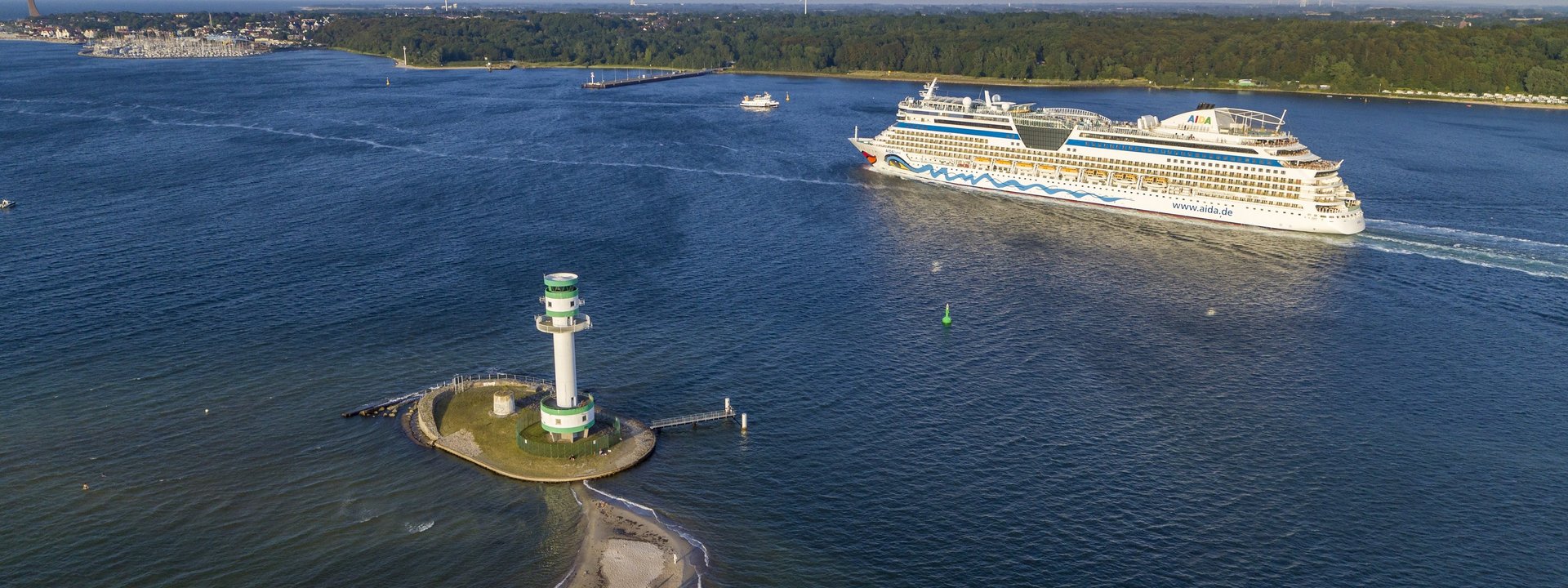 AIDA Cruises opens season in Kiel with AIDAluna