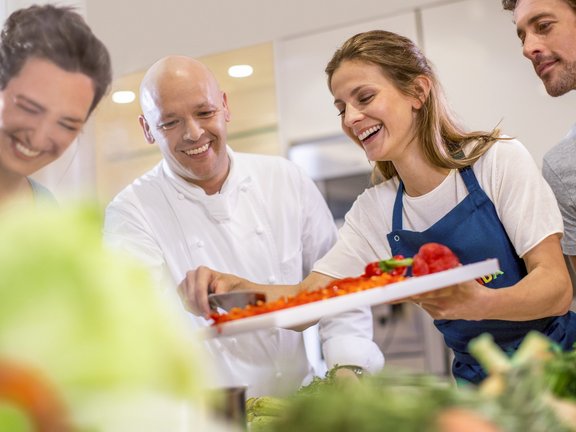Popular TV cooking documentary ‘The Perfect Dinner’ on board AIDAprima  (Image at LateCruiseNews.com - March 2023)